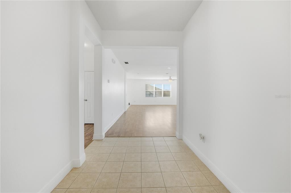 For Rent: $2,650 (3 beds, 2 baths, 1923 Square Feet)