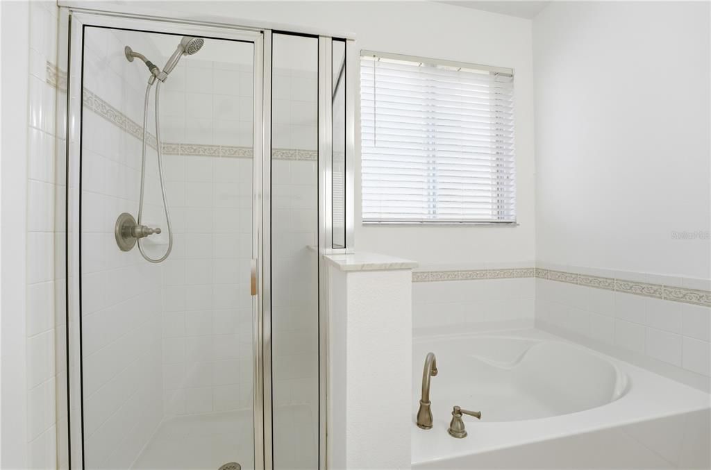 For Rent: $2,650 (3 beds, 2 baths, 1923 Square Feet)