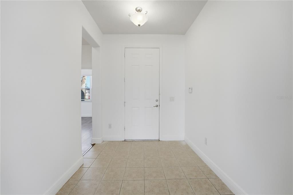 For Rent: $2,650 (3 beds, 2 baths, 1923 Square Feet)