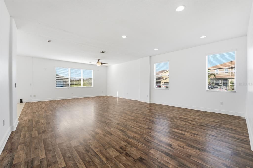 For Rent: $2,650 (3 beds, 2 baths, 1923 Square Feet)