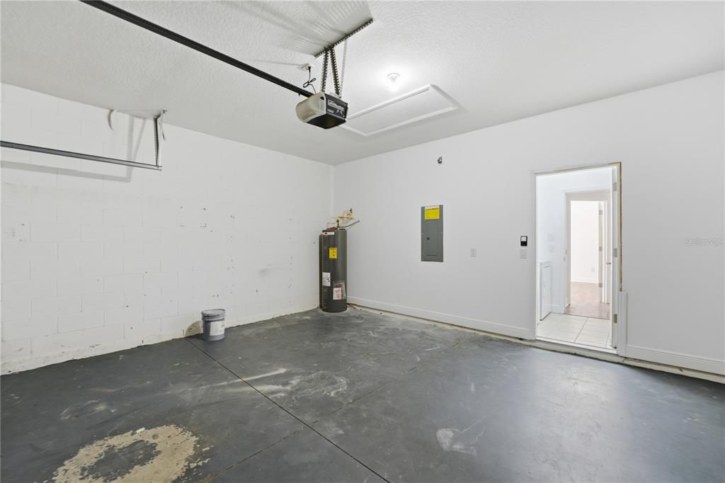 For Rent: $2,650 (3 beds, 2 baths, 1923 Square Feet)