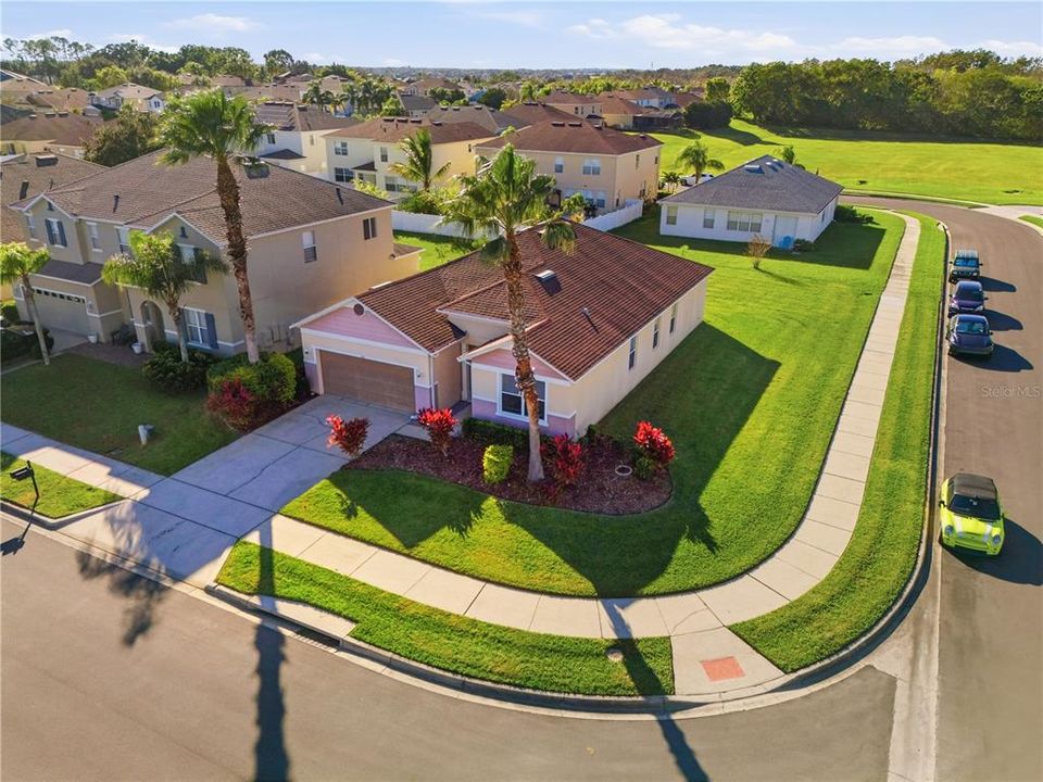 For Rent: $2,650 (3 beds, 2 baths, 1923 Square Feet)