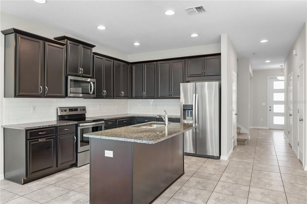 For Rent: $2,850 (3 beds, 2 baths, 1768 Square Feet)