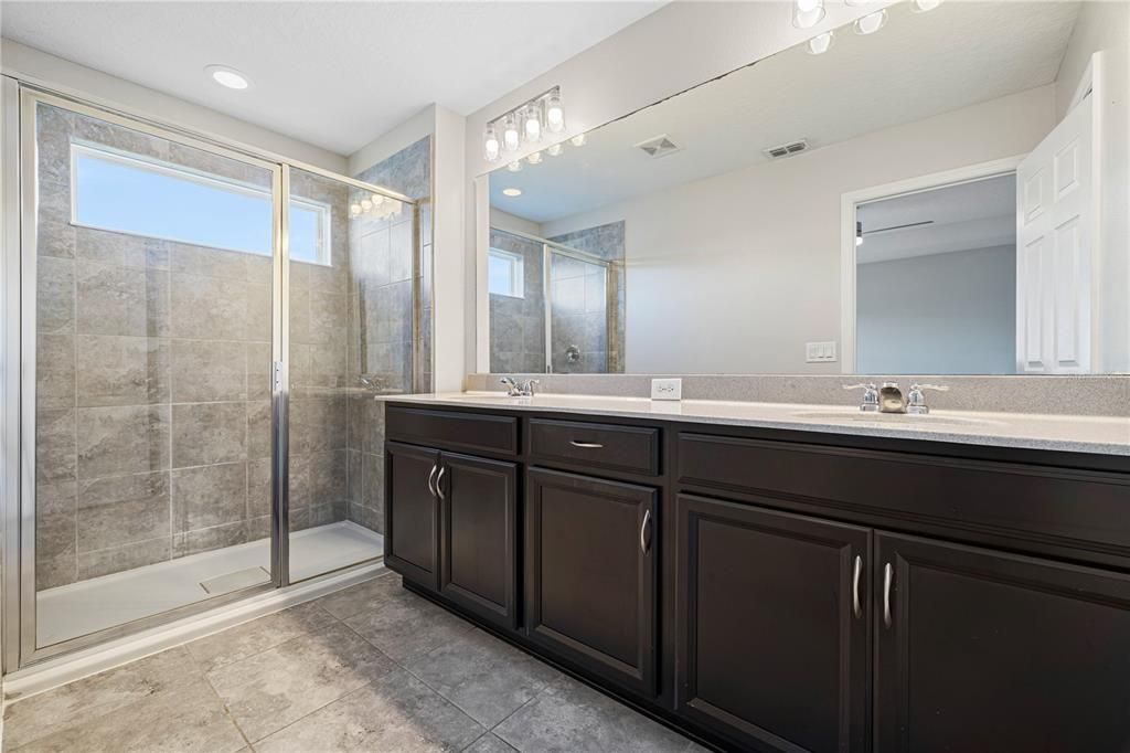 For Rent: $2,850 (3 beds, 2 baths, 1768 Square Feet)