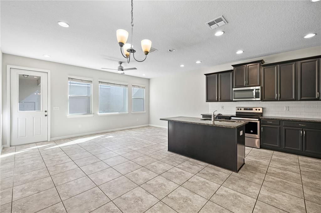 For Rent: $2,850 (3 beds, 2 baths, 1768 Square Feet)