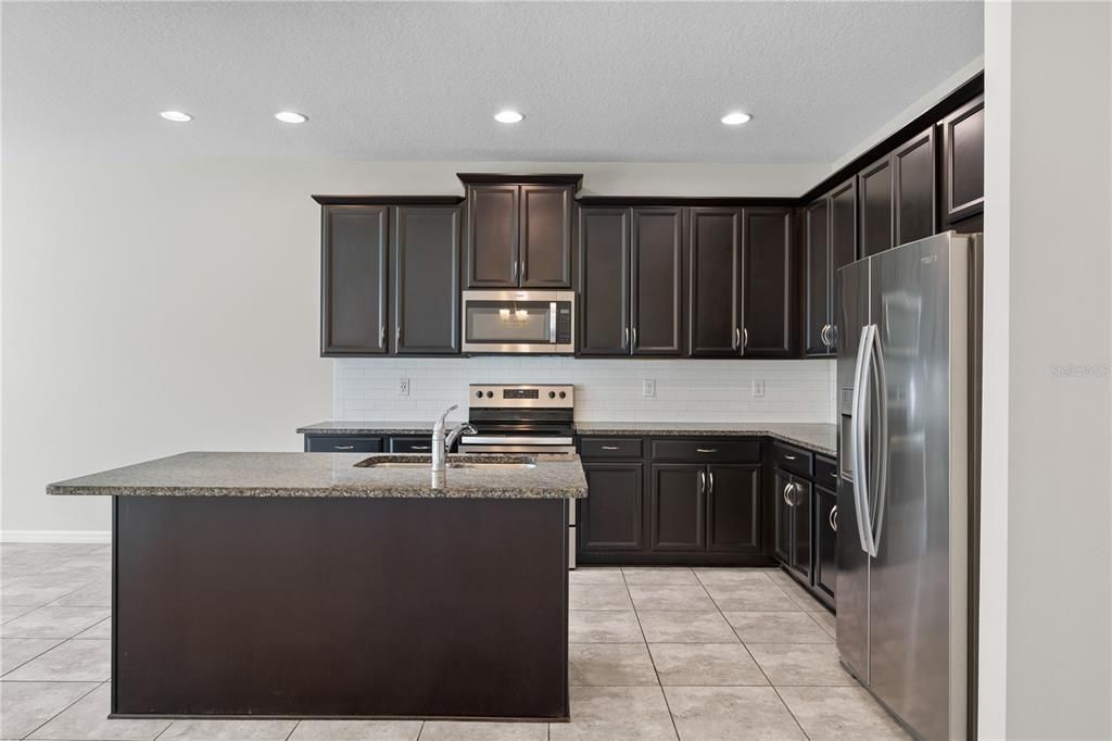 For Rent: $2,850 (3 beds, 2 baths, 1768 Square Feet)