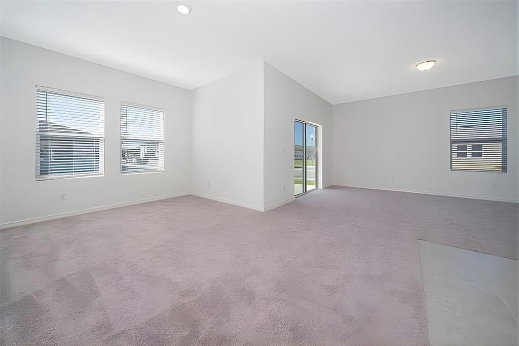 出租: $2,500 (4 贝兹, 2 浴室, 1773 平方英尺)