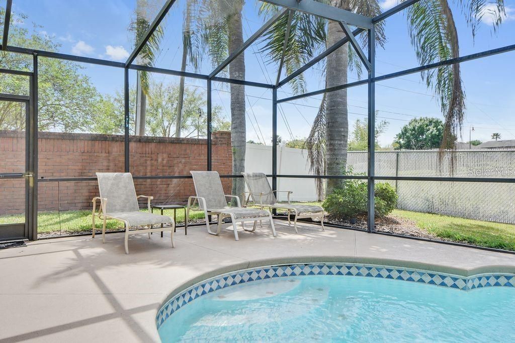 For Sale: $550,000 (7 beds, 6 baths, 2904 Square Feet)