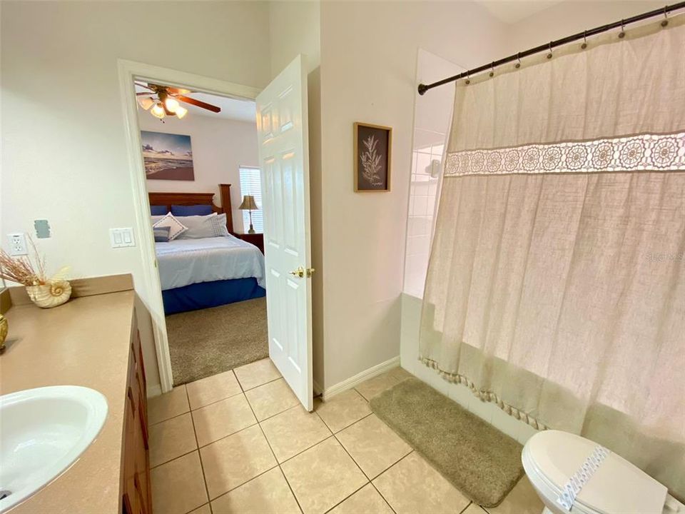 For Sale: $550,000 (7 beds, 6 baths, 2904 Square Feet)