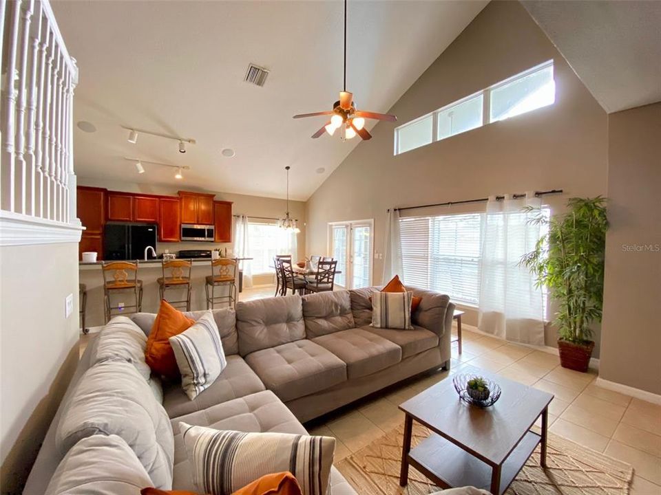 For Sale: $550,000 (7 beds, 6 baths, 2904 Square Feet)