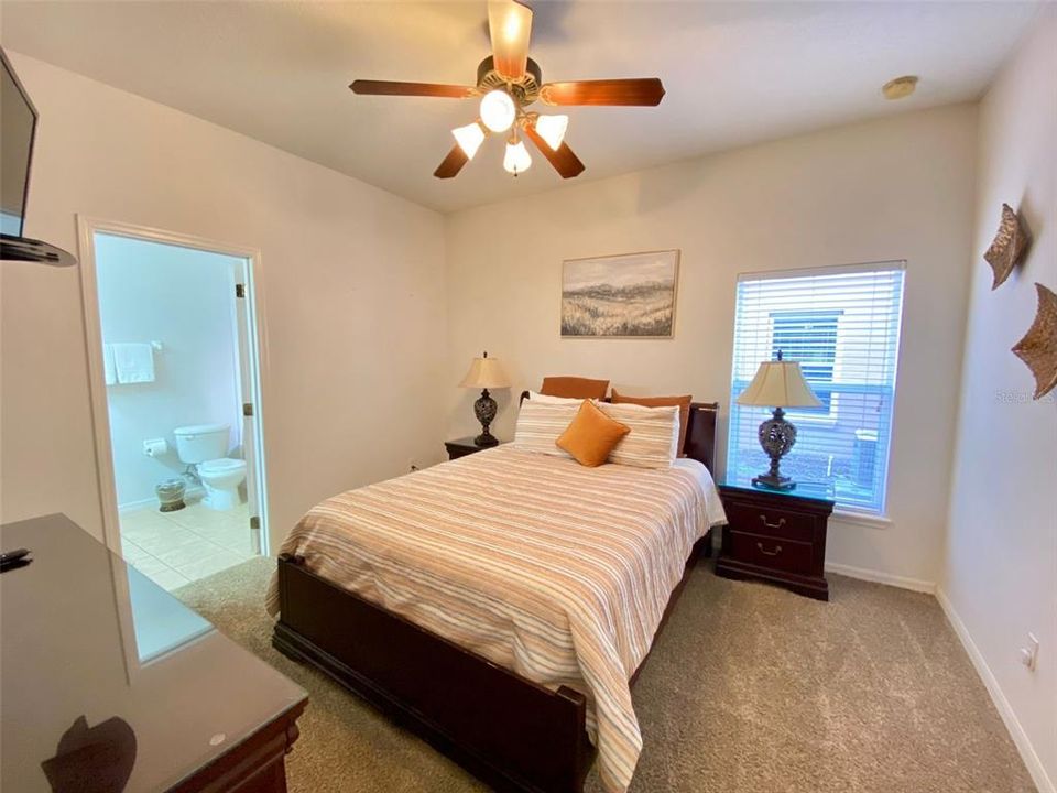 For Sale: $550,000 (7 beds, 6 baths, 2904 Square Feet)