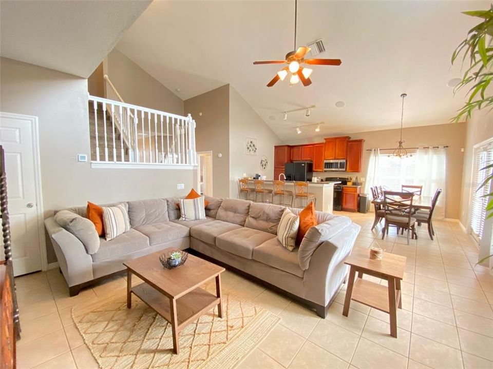 For Sale: $550,000 (7 beds, 6 baths, 2904 Square Feet)