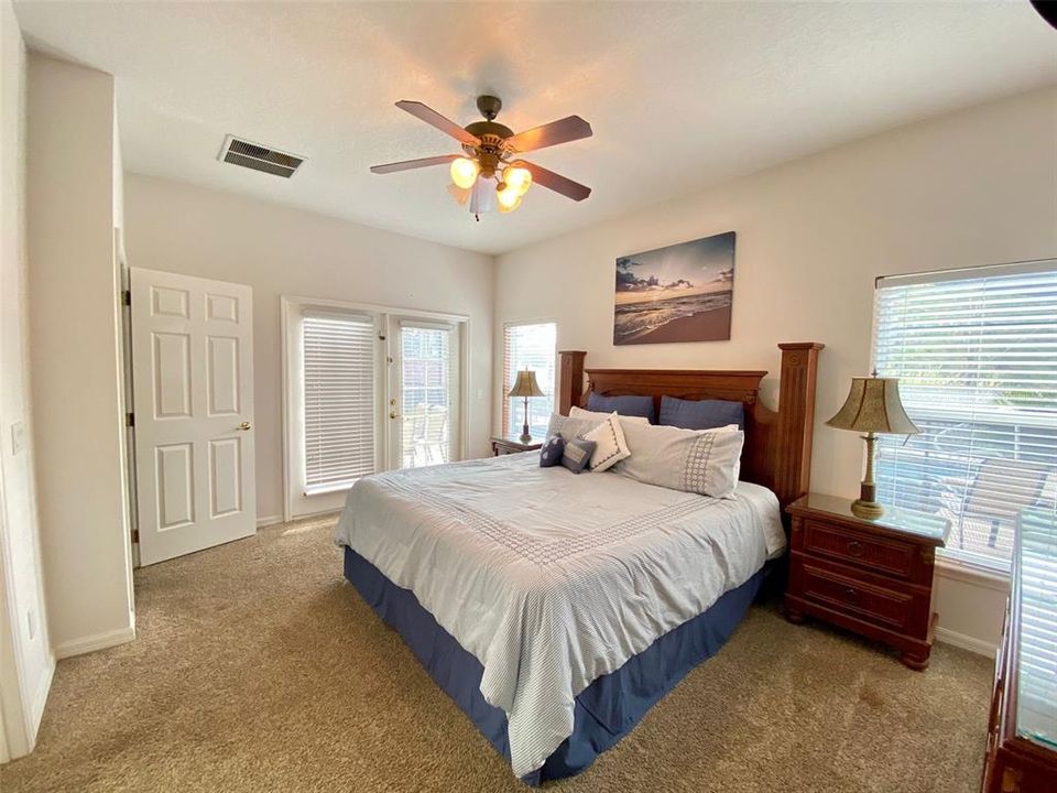 For Sale: $550,000 (7 beds, 6 baths, 2904 Square Feet)