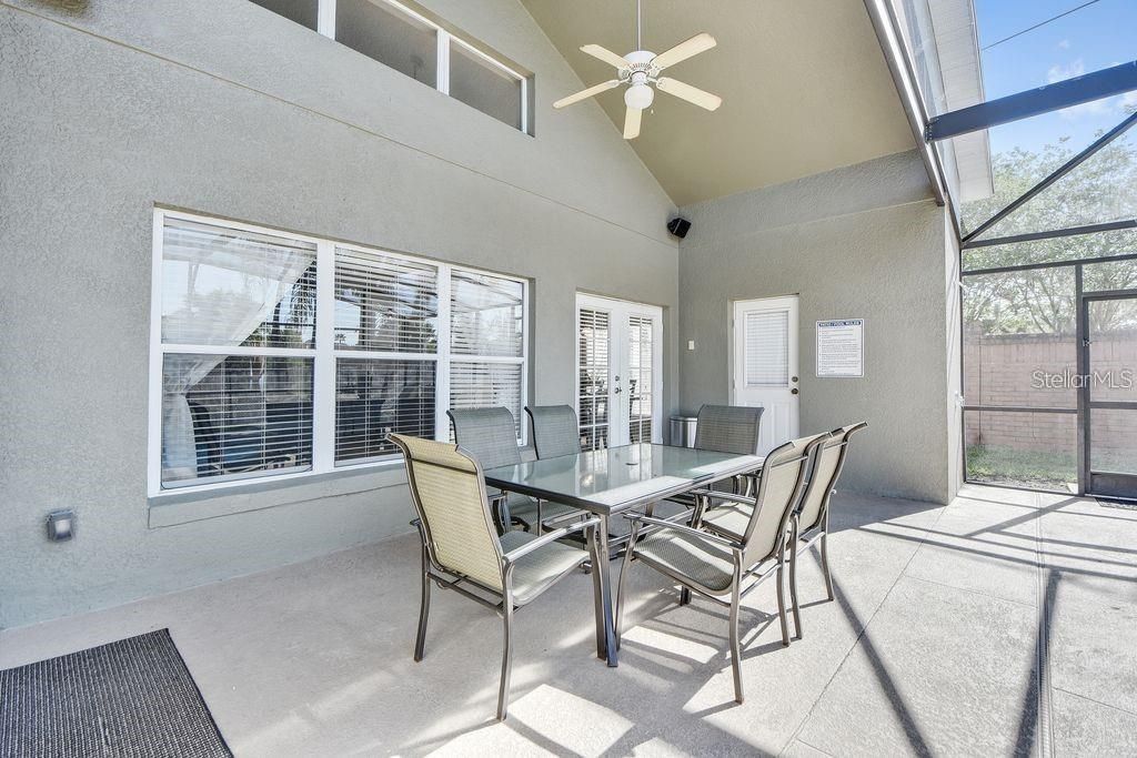 For Sale: $550,000 (7 beds, 6 baths, 2904 Square Feet)