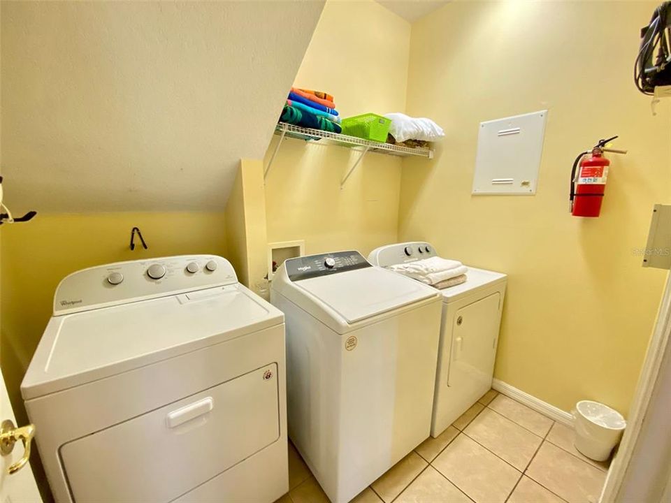 For Sale: $550,000 (7 beds, 6 baths, 2904 Square Feet)