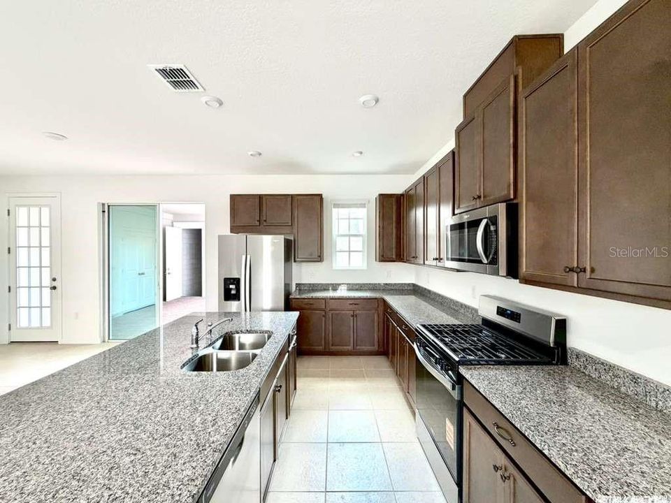 En Renta: $4,150 (3 camas, 2 baños, 1638 Pies cuadrados)