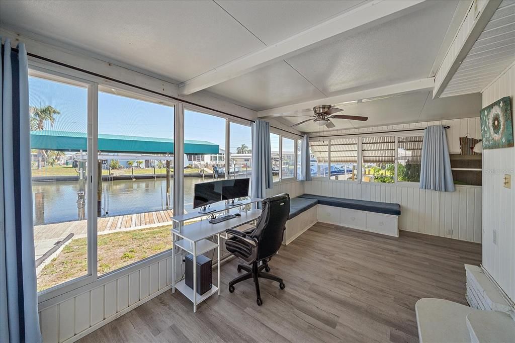 Active With Contract: $225,000 (2 beds, 2 baths, 813 Square Feet)