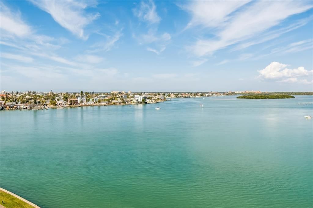 合同活跃: $339,000 (1 贝兹, 1 浴室, 915 平方英尺)