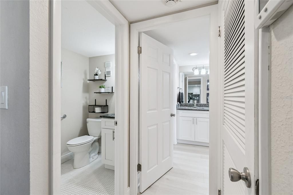 合同活跃: $339,000 (1 贝兹, 1 浴室, 915 平方英尺)