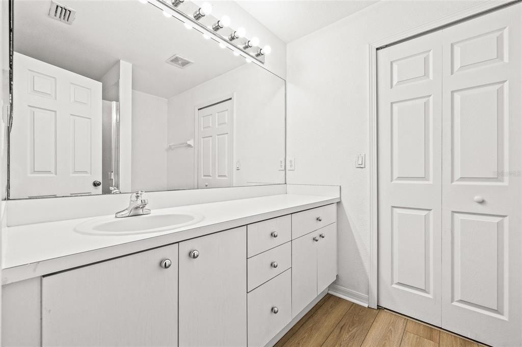 For Rent: $1,850 (2 beds, 2 baths, 1340 Square Feet)