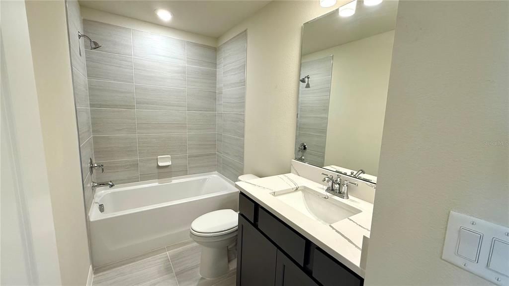 出租: $2,475 (3 贝兹, 2 浴室, 1652 平方英尺)