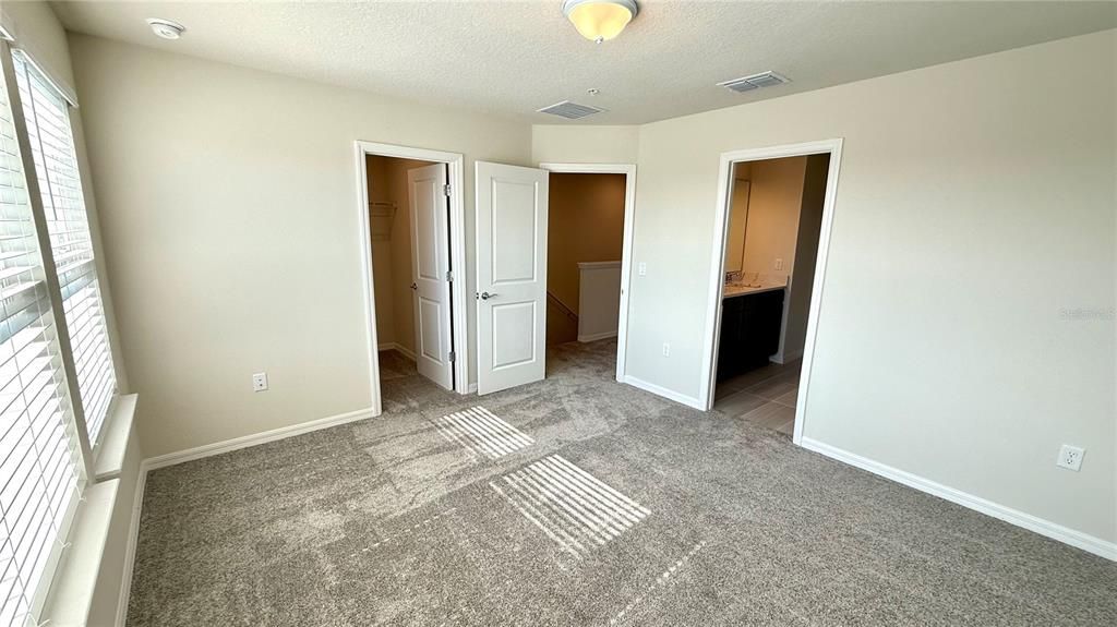 出租: $2,475 (3 贝兹, 2 浴室, 1652 平方英尺)