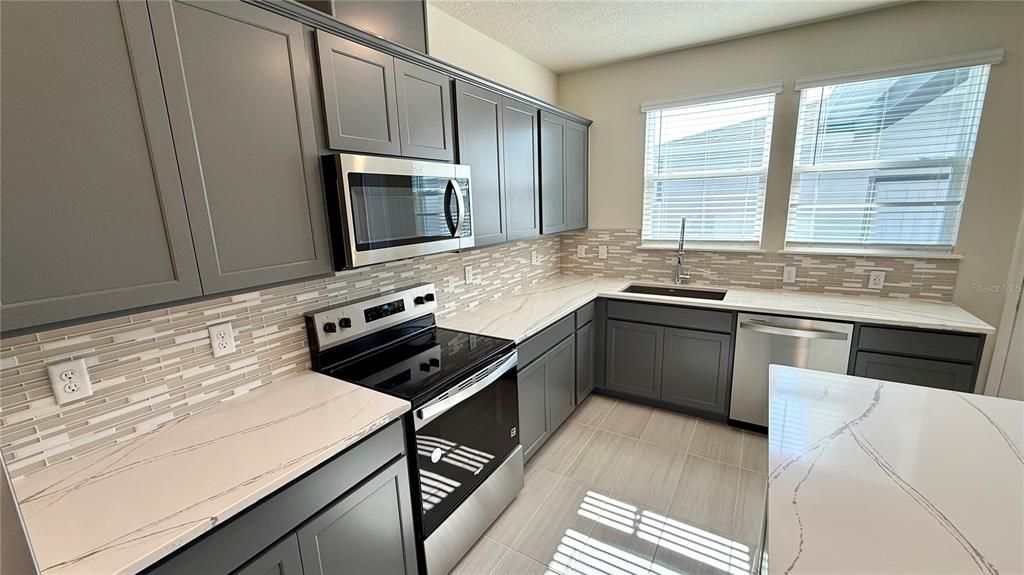 出租: $2,475 (3 贝兹, 2 浴室, 1652 平方英尺)