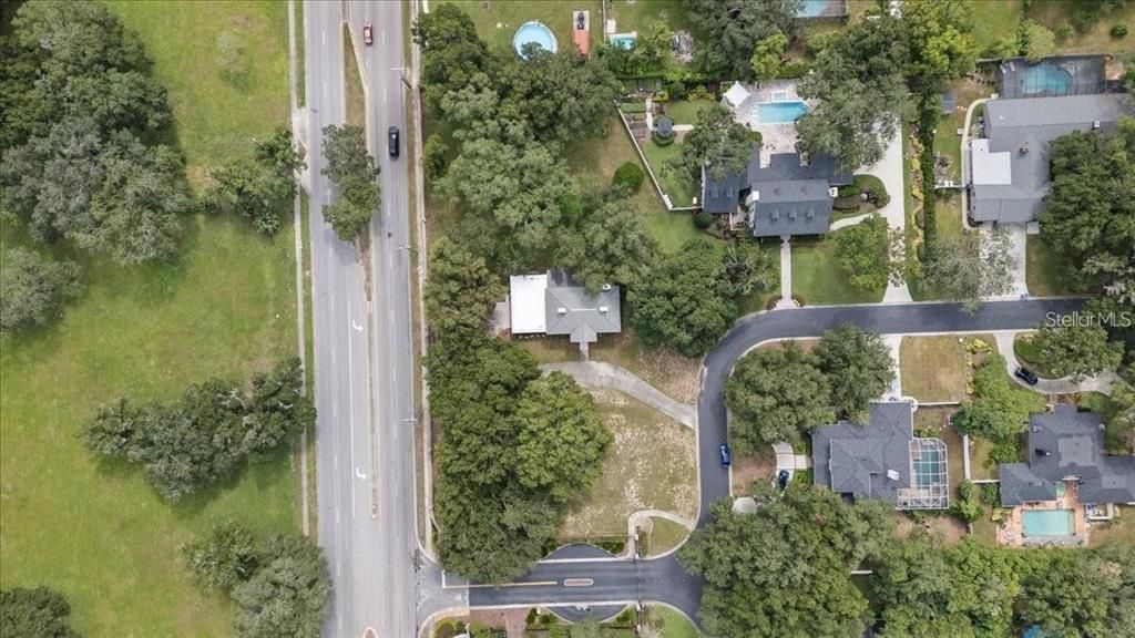 En Venta: $875,000 (4 camas, 3 baños, 3200 Pies cuadrados)