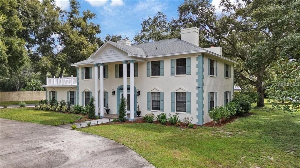 En Venta: $875,000 (4 camas, 3 baños, 3200 Pies cuadrados)