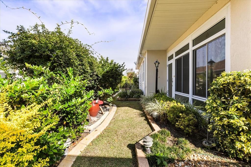 For Sale: $389,000 (3 beds, 2 baths, 1655 Square Feet)