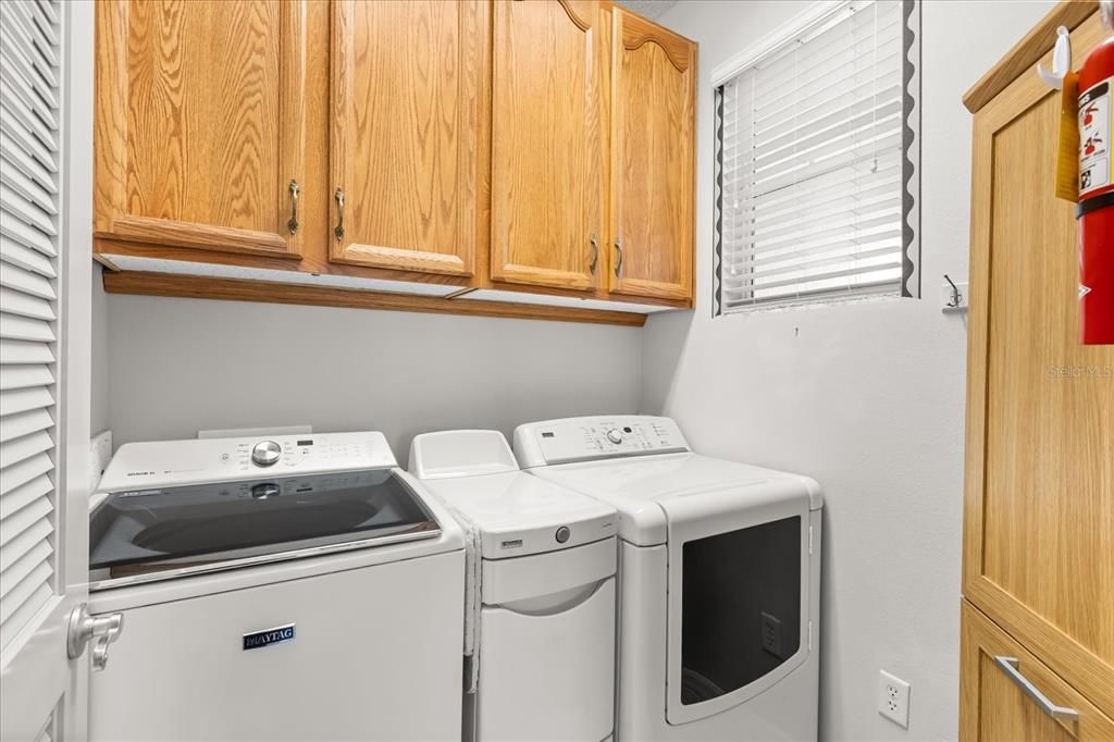 For Sale: $389,000 (3 beds, 2 baths, 1655 Square Feet)