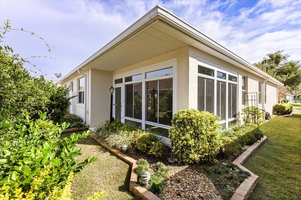 For Sale: $389,000 (3 beds, 2 baths, 1655 Square Feet)