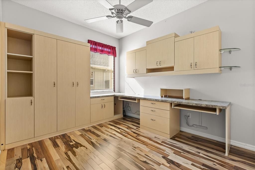 For Sale: $389,000 (3 beds, 2 baths, 1655 Square Feet)