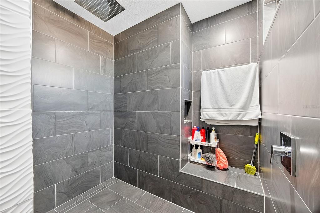 For Sale: $2,050,000 (5 beds, 5 baths, 4418 Square Feet)