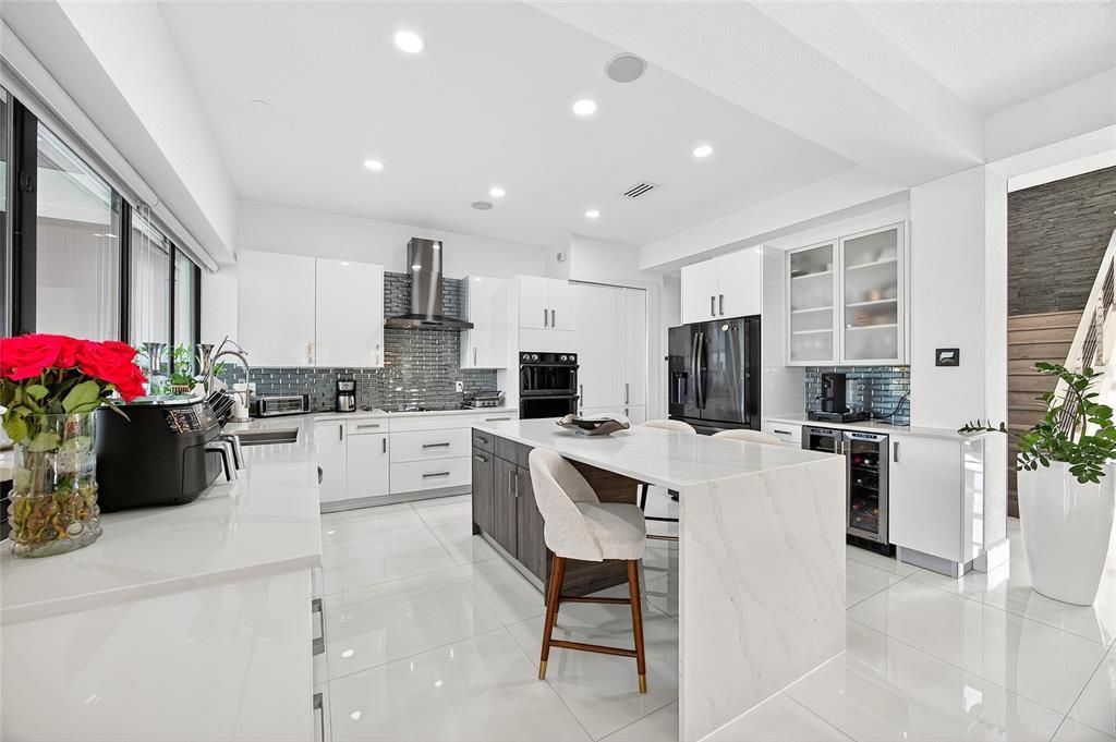 For Sale: $2,050,000 (5 beds, 5 baths, 4418 Square Feet)