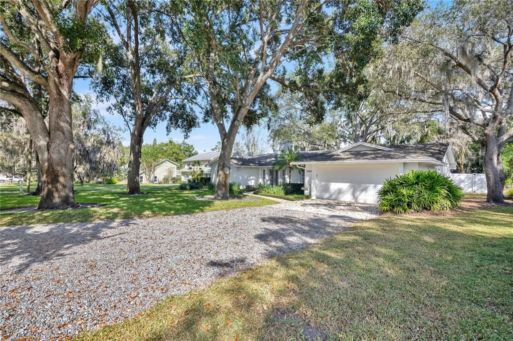 Activo con contrato: $945,000 (3 camas, 2 baños, 2095 Pies cuadrados)