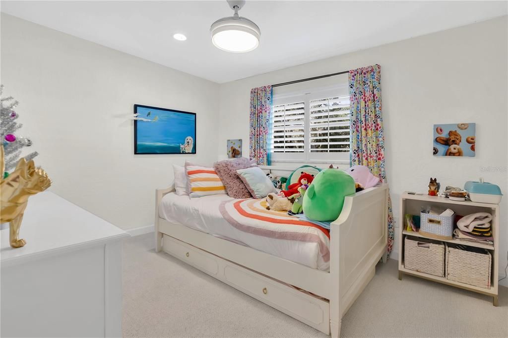 Activo con contrato: $945,000 (3 camas, 2 baños, 2095 Pies cuadrados)