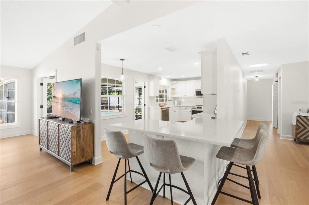 Activo con contrato: $945,000 (3 camas, 2 baños, 2095 Pies cuadrados)