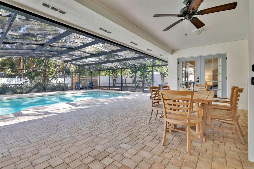 Activo con contrato: $945,000 (3 camas, 2 baños, 2095 Pies cuadrados)