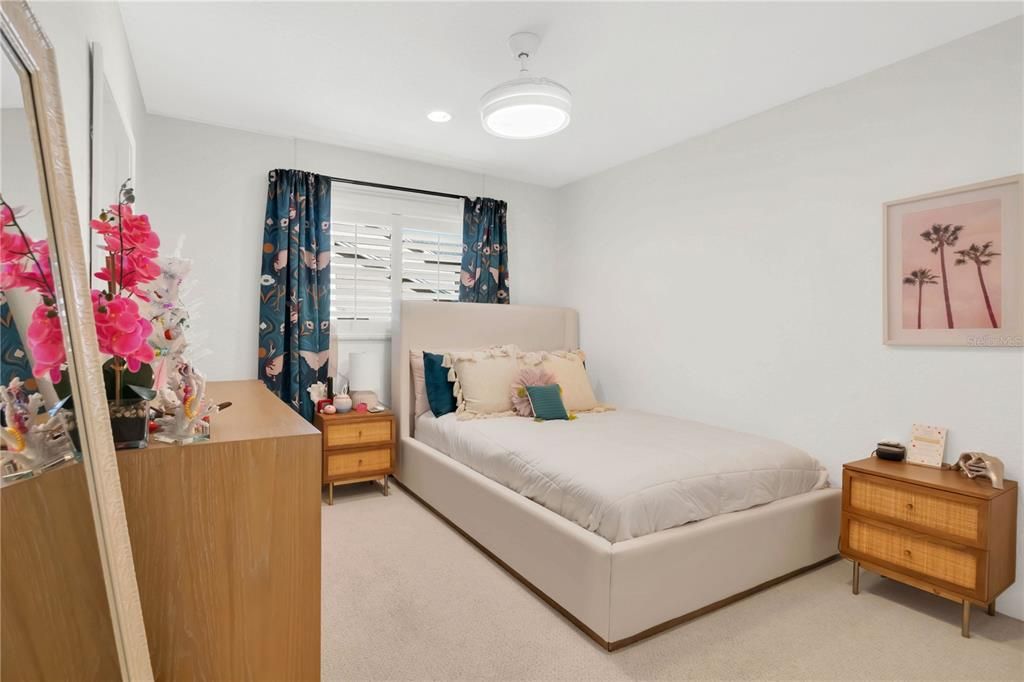 Activo con contrato: $945,000 (3 camas, 2 baños, 2095 Pies cuadrados)