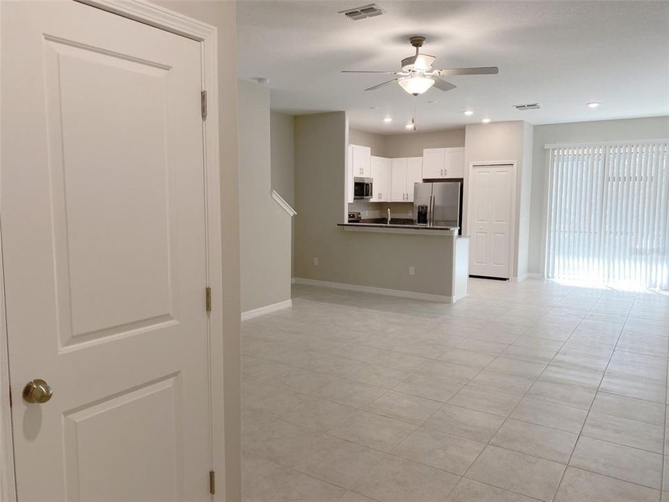 出租: $2,100 (3 贝兹, 2 浴室, 1666 平方英尺)