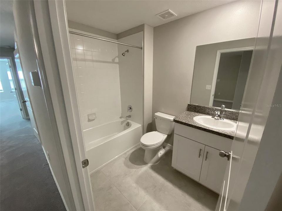 出租: $2,100 (3 贝兹, 2 浴室, 1666 平方英尺)