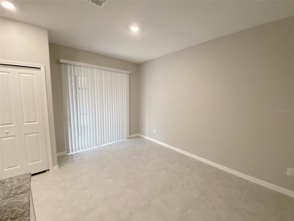 出租: $2,100 (3 贝兹, 2 浴室, 1666 平方英尺)