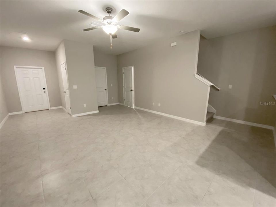 出租: $2,100 (3 贝兹, 2 浴室, 1666 平方英尺)