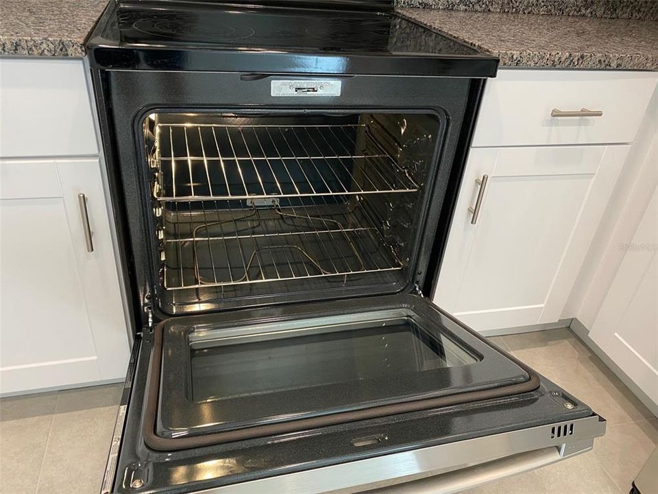 出租: $2,100 (3 贝兹, 2 浴室, 1666 平方英尺)