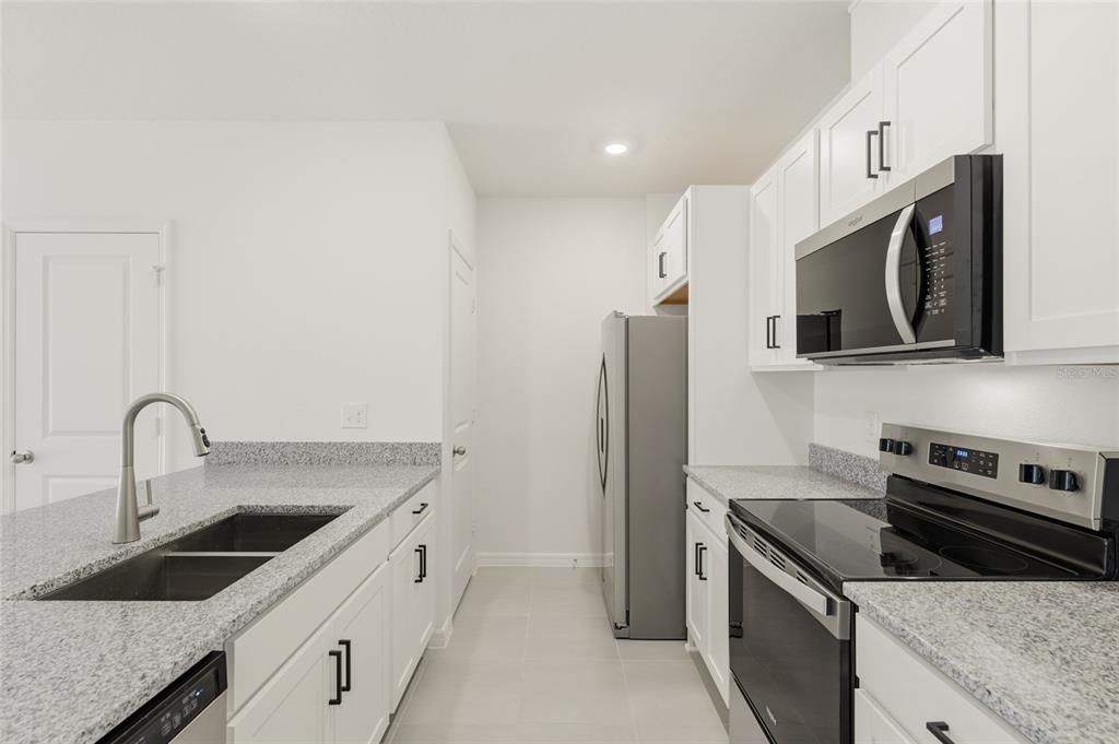 В аренду: $2,150 (3 спален, 2 ванн, 1463 Квадратных фут)