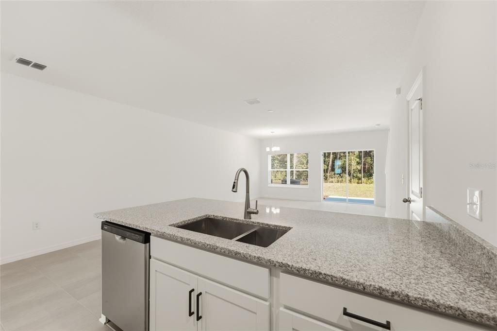 В аренду: $2,150 (3 спален, 2 ванн, 1463 Квадратных фут)