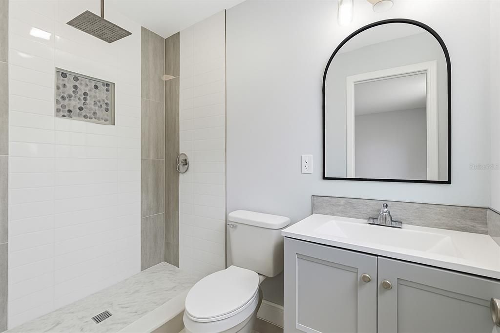 En Venta: $395,000 (4 camas, 2 baños, 1426 Pies cuadrados)