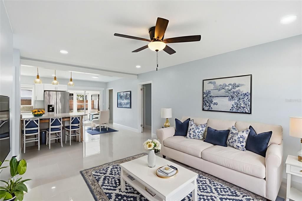 En Venta: $395,000 (4 camas, 2 baños, 1426 Pies cuadrados)