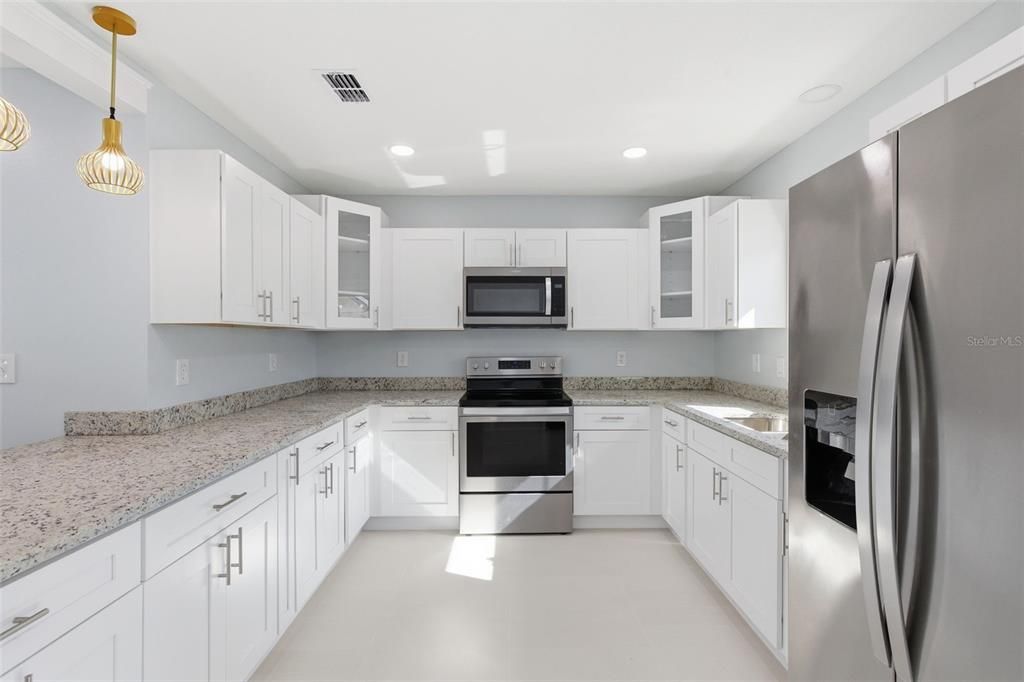 En Venta: $395,000 (4 camas, 2 baños, 1426 Pies cuadrados)